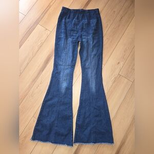 Classic Blue Women's Jeans Strechy Waste Band Size Small (3-5)